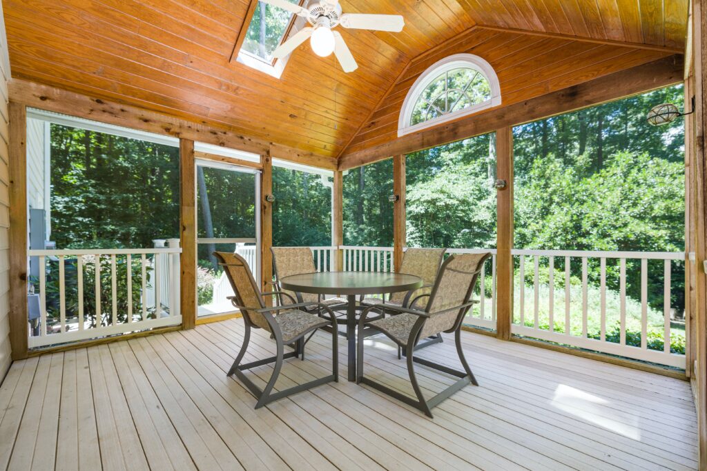 A picture of a wooden beam with a natural ambience