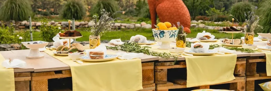 Easter al fresco feat image